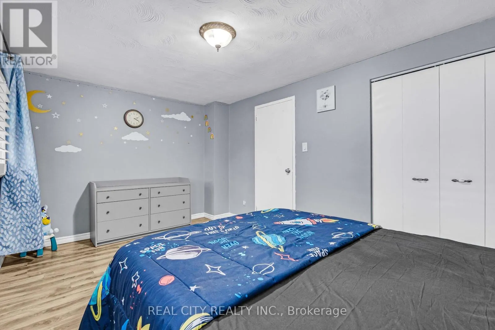53 - 273 ELGIN STREET