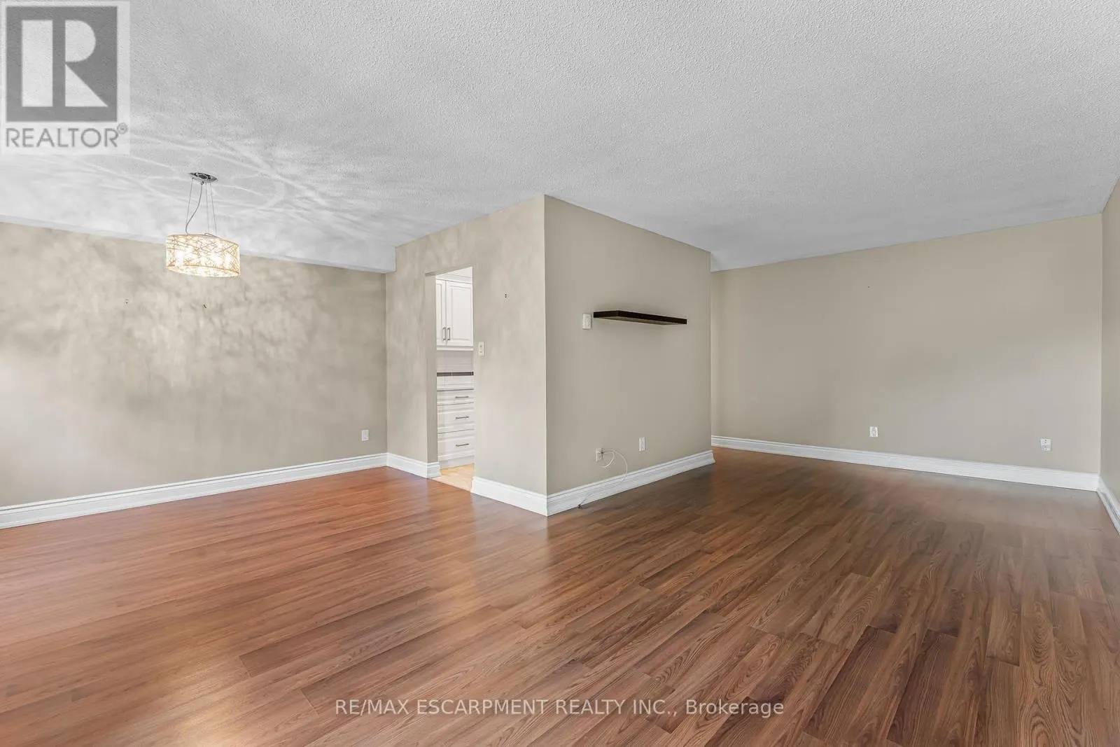 308 - 4209 HIXON STREET