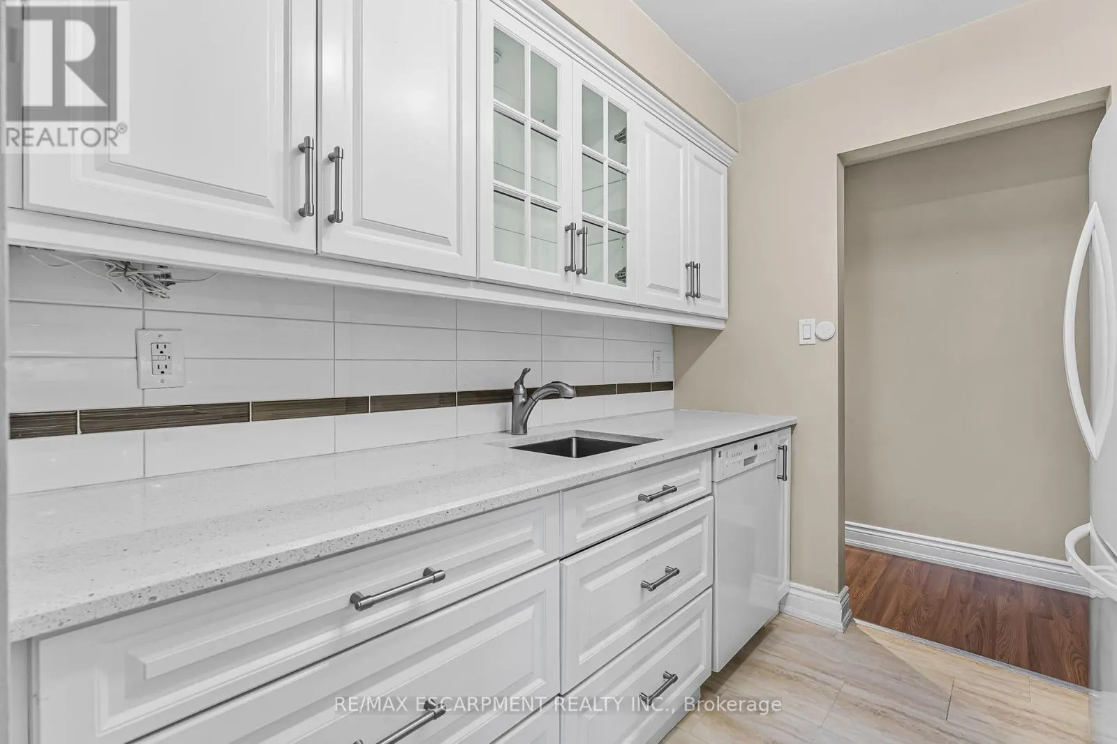 308 - 4209 HIXON STREET