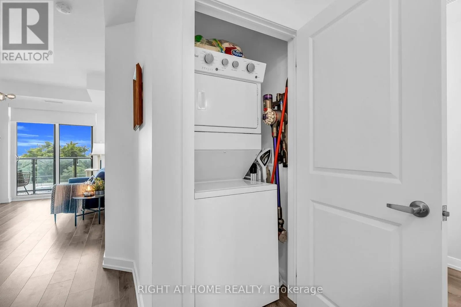 208 - 5055 GREENLANE ROAD
