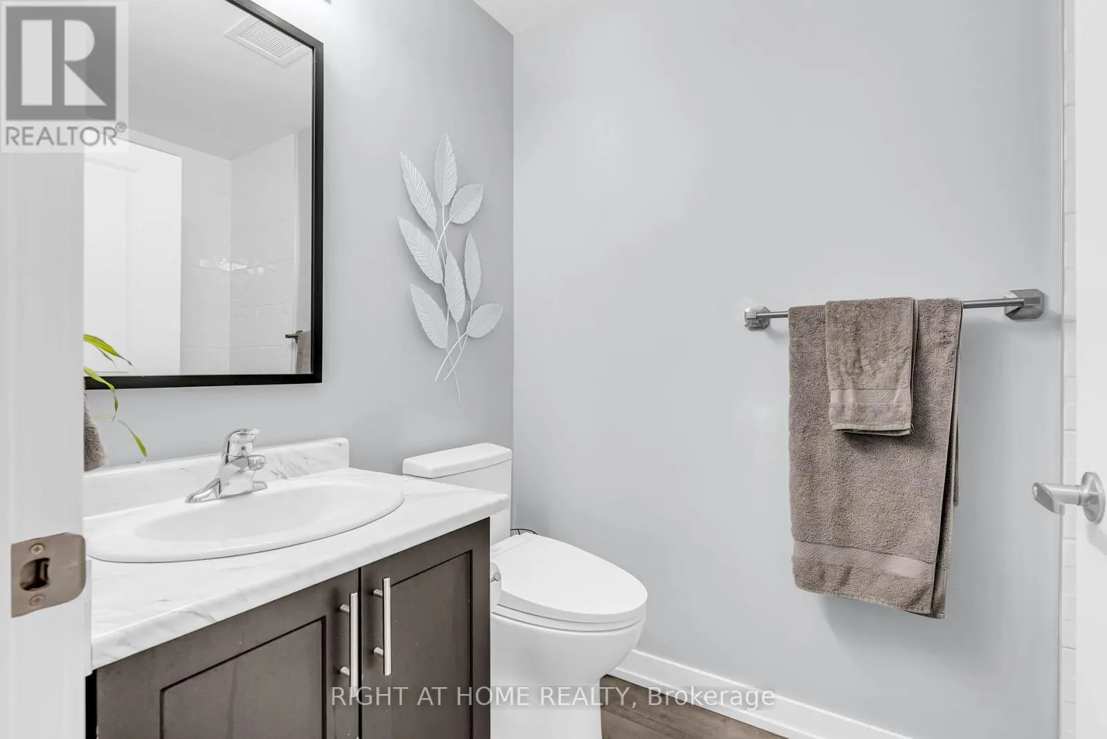208 - 5055 GREENLANE ROAD