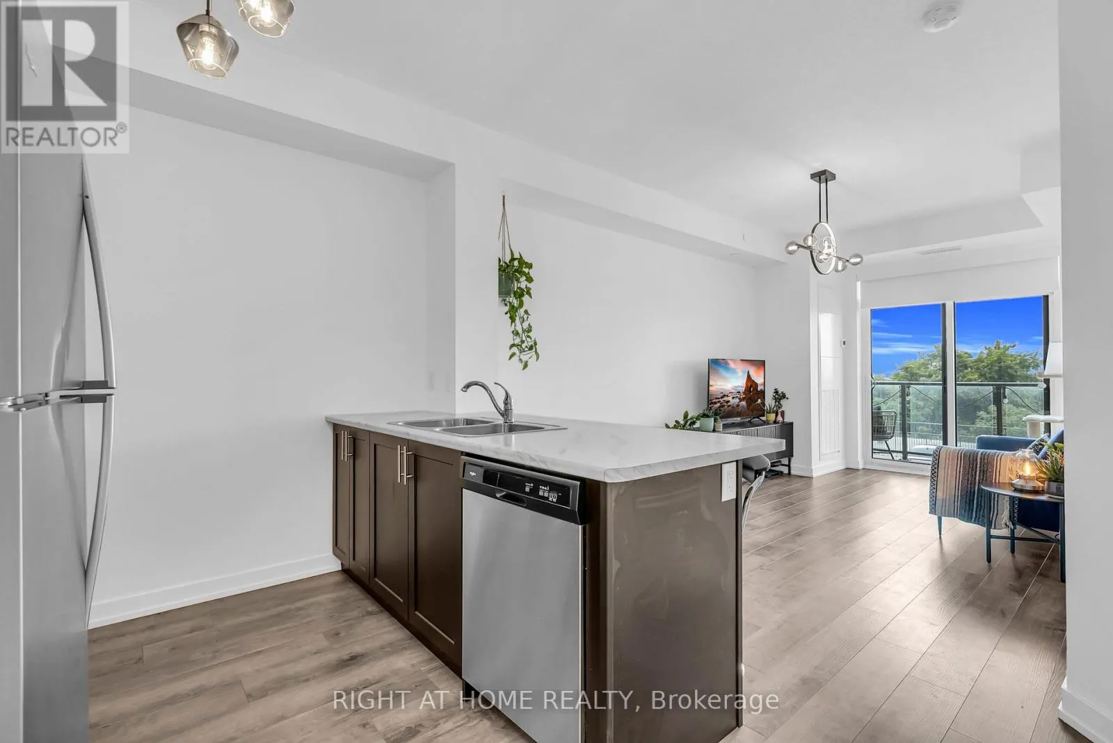 208 - 5055 GREENLANE ROAD