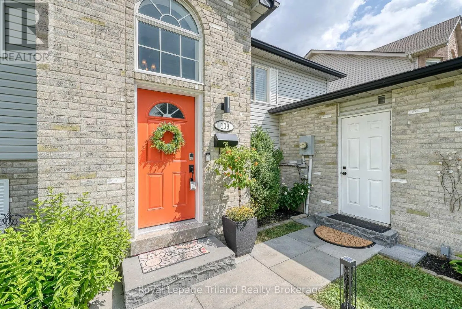 109 CANROBERT STREET
