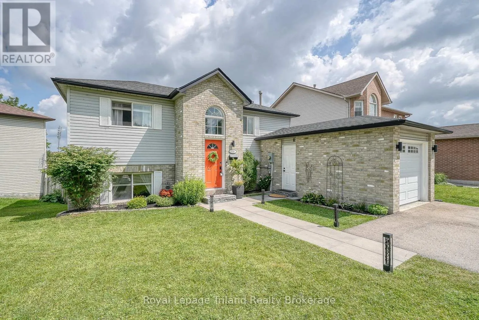 109 CANROBERT STREET