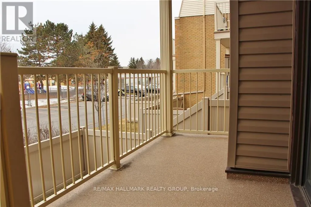 4 - 14 SWEETBRIAR CIRCLE