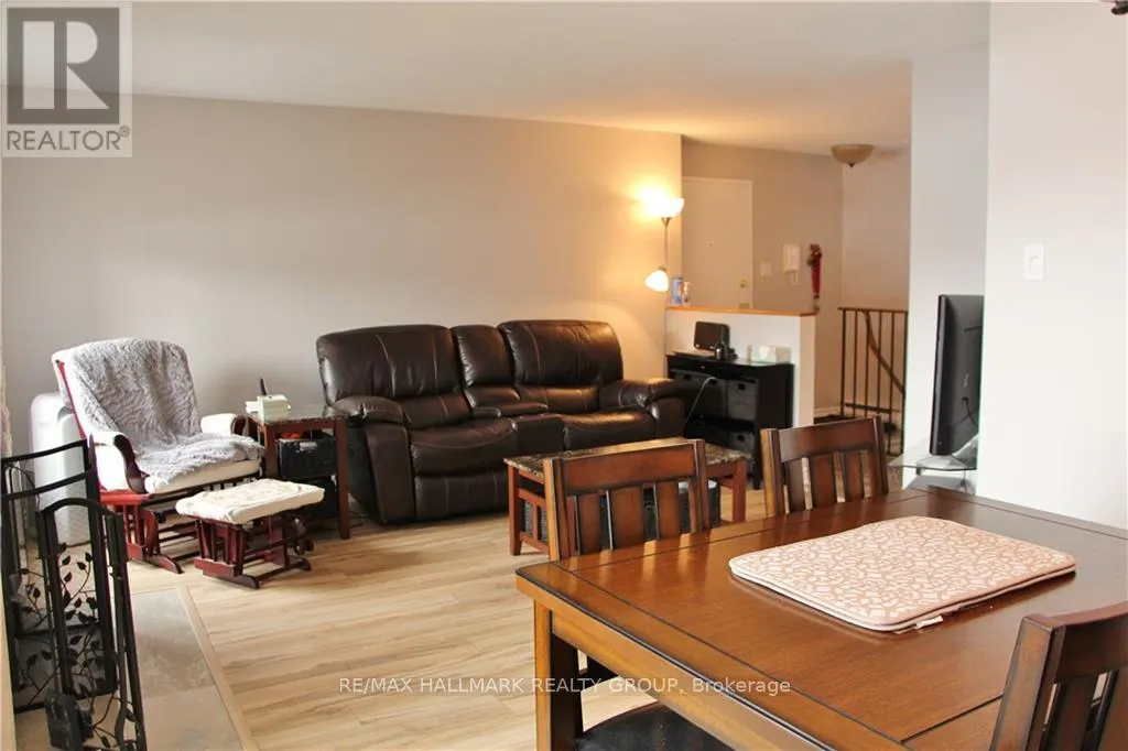 4 - 14 SWEETBRIAR CIRCLE