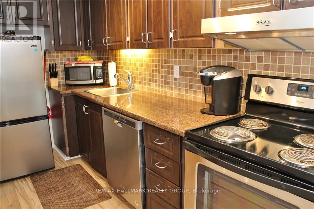4 - 14 SWEETBRIAR CIRCLE