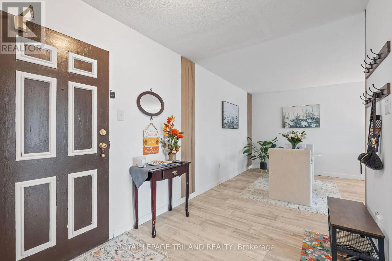 212 - 600 GRENFELL DRIVE, #212