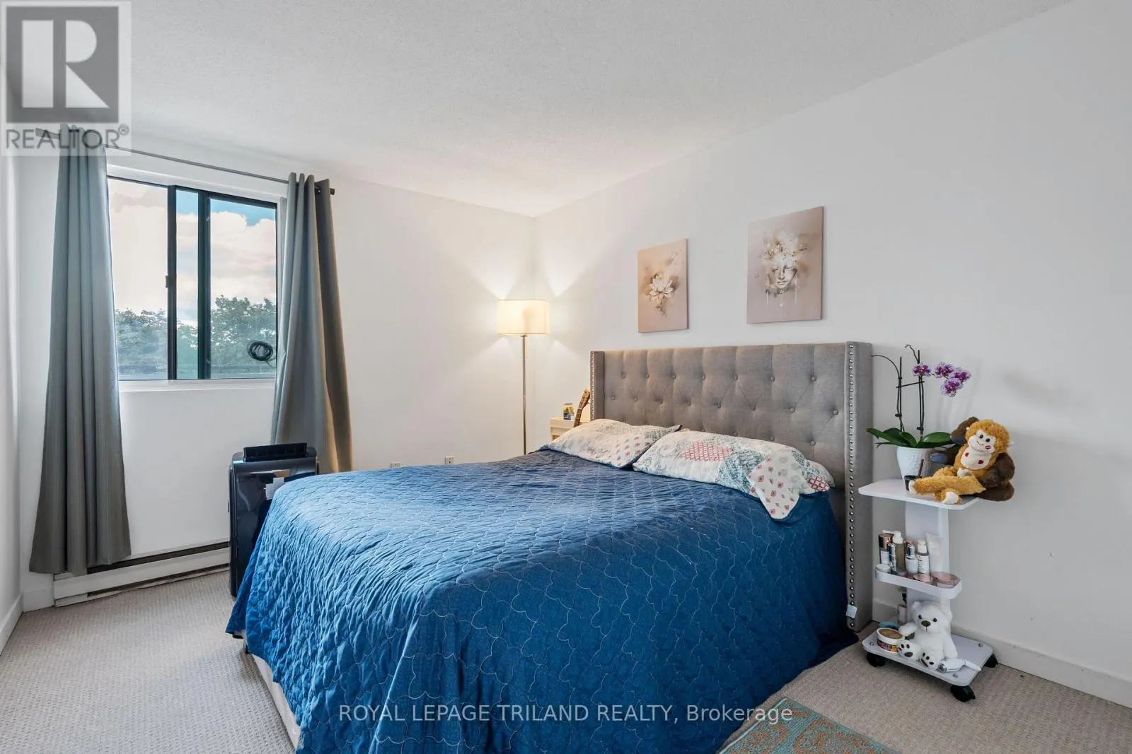 212 - 600 GRENFELL DRIVE, #212