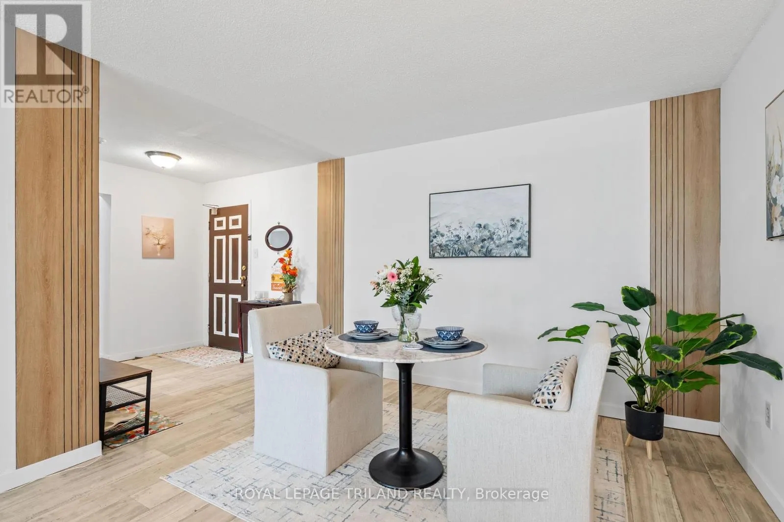 212 - 600 GRENFELL DRIVE, #212