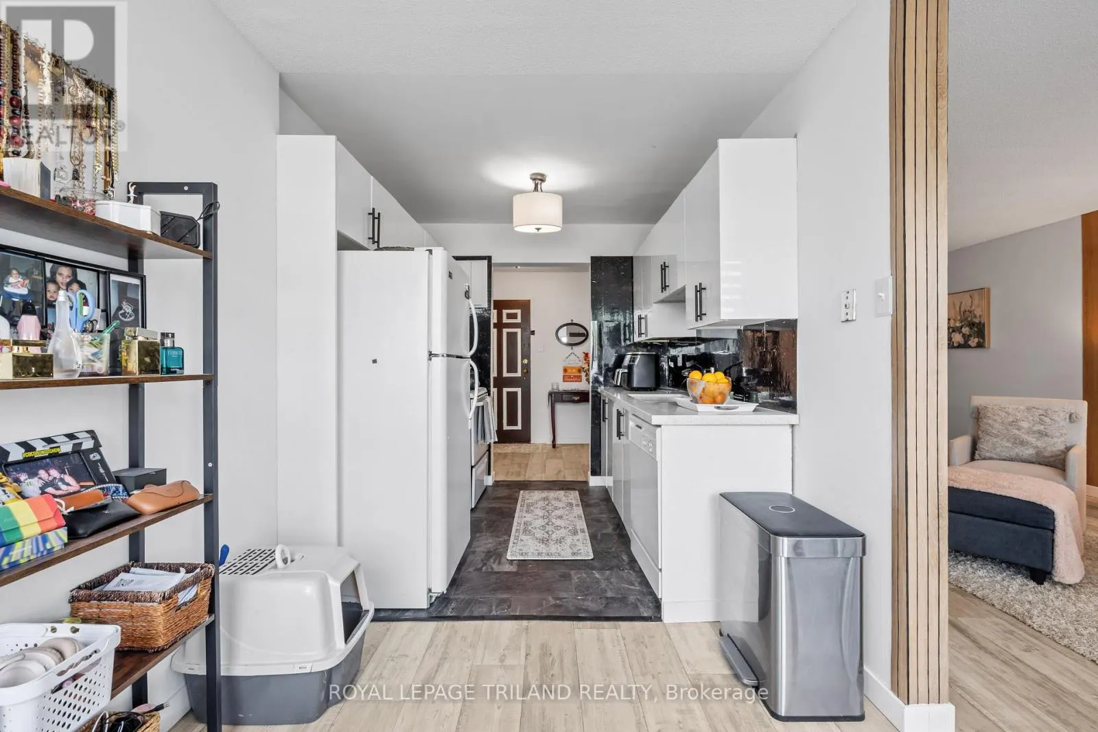 212 - 600 GRENFELL DRIVE, #212