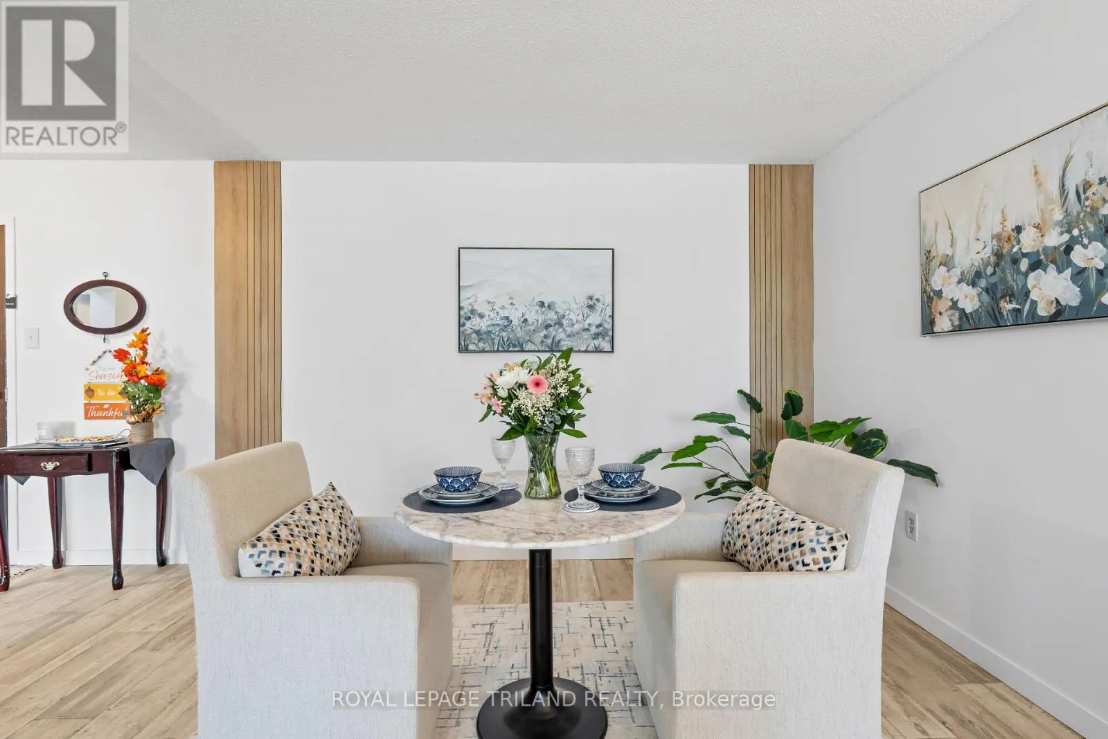 212 - 600 GRENFELL DRIVE, #212