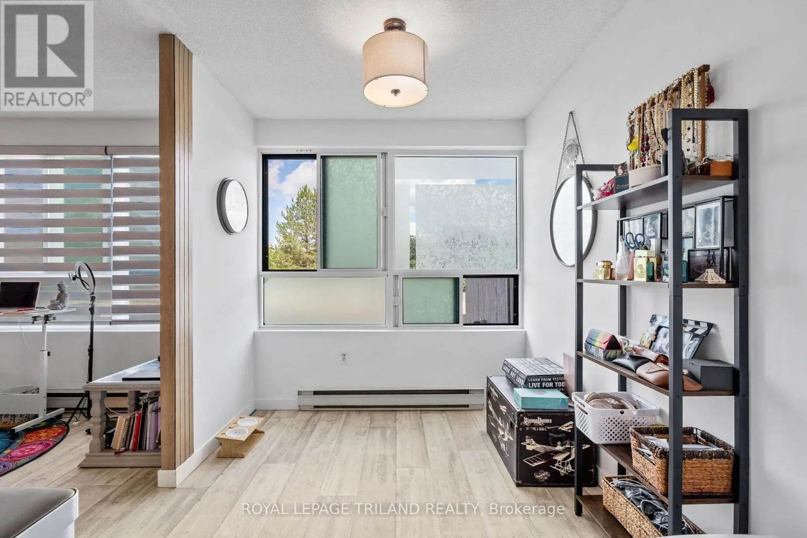 212 - 600 GRENFELL DRIVE, #212