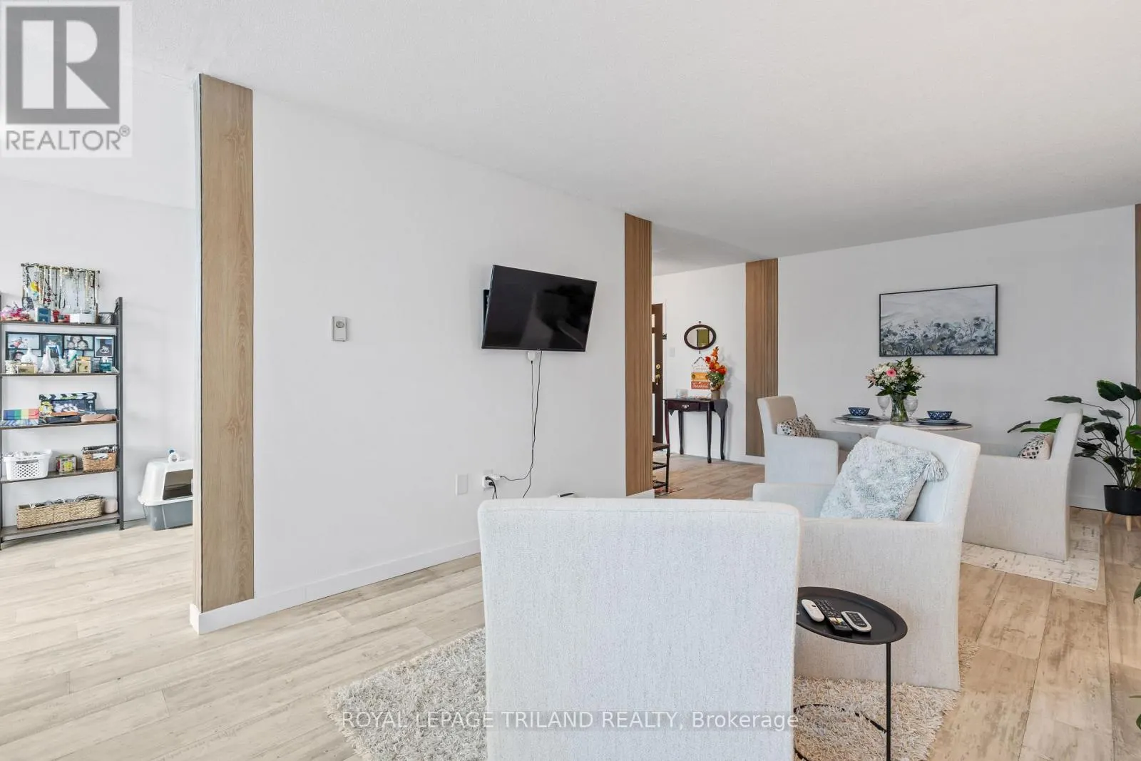 212 - 600 GRENFELL DRIVE, #212