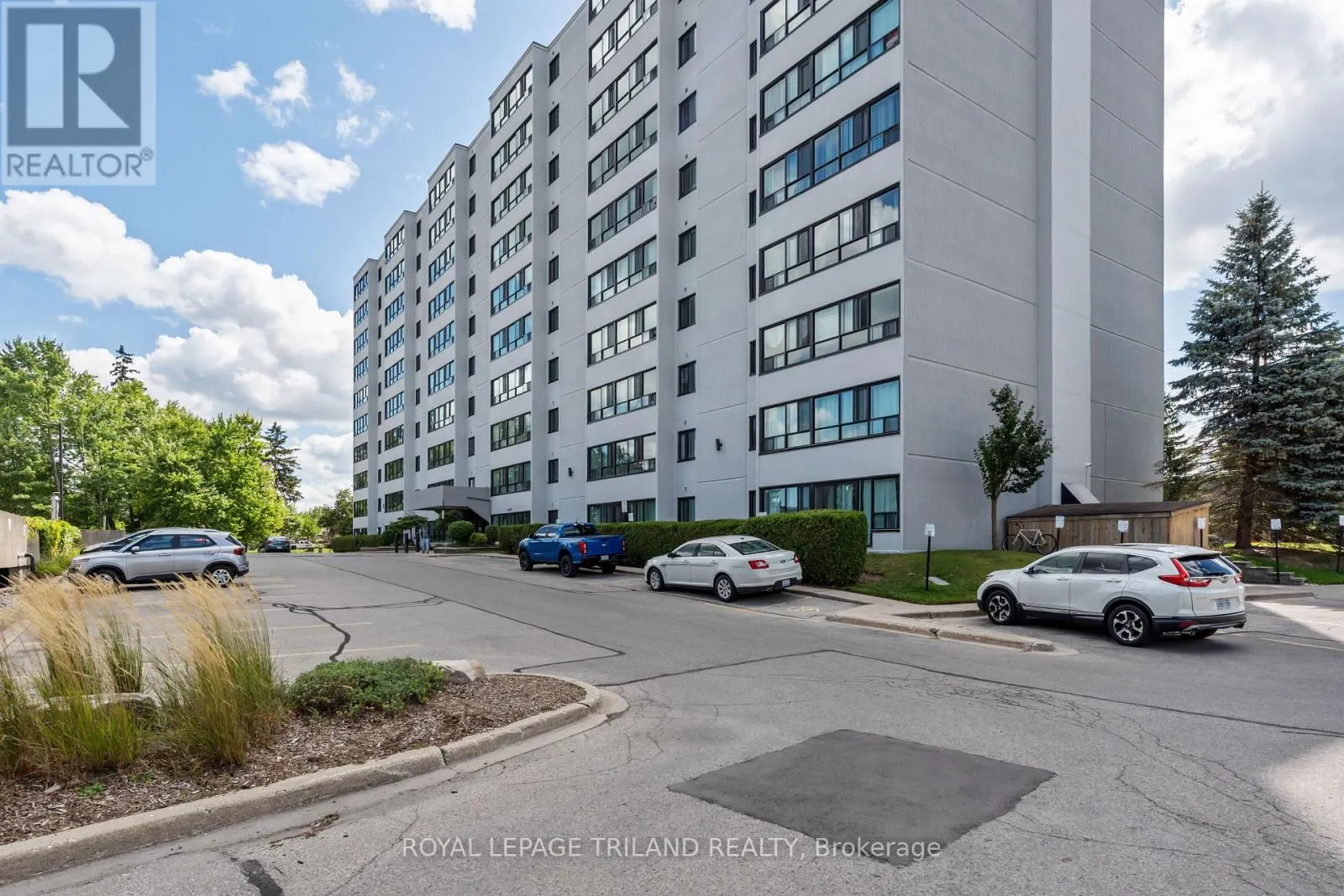 212 - 600 GRENFELL DRIVE, #212