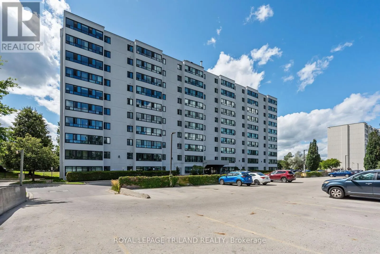 212 - 600 GRENFELL DRIVE, #212