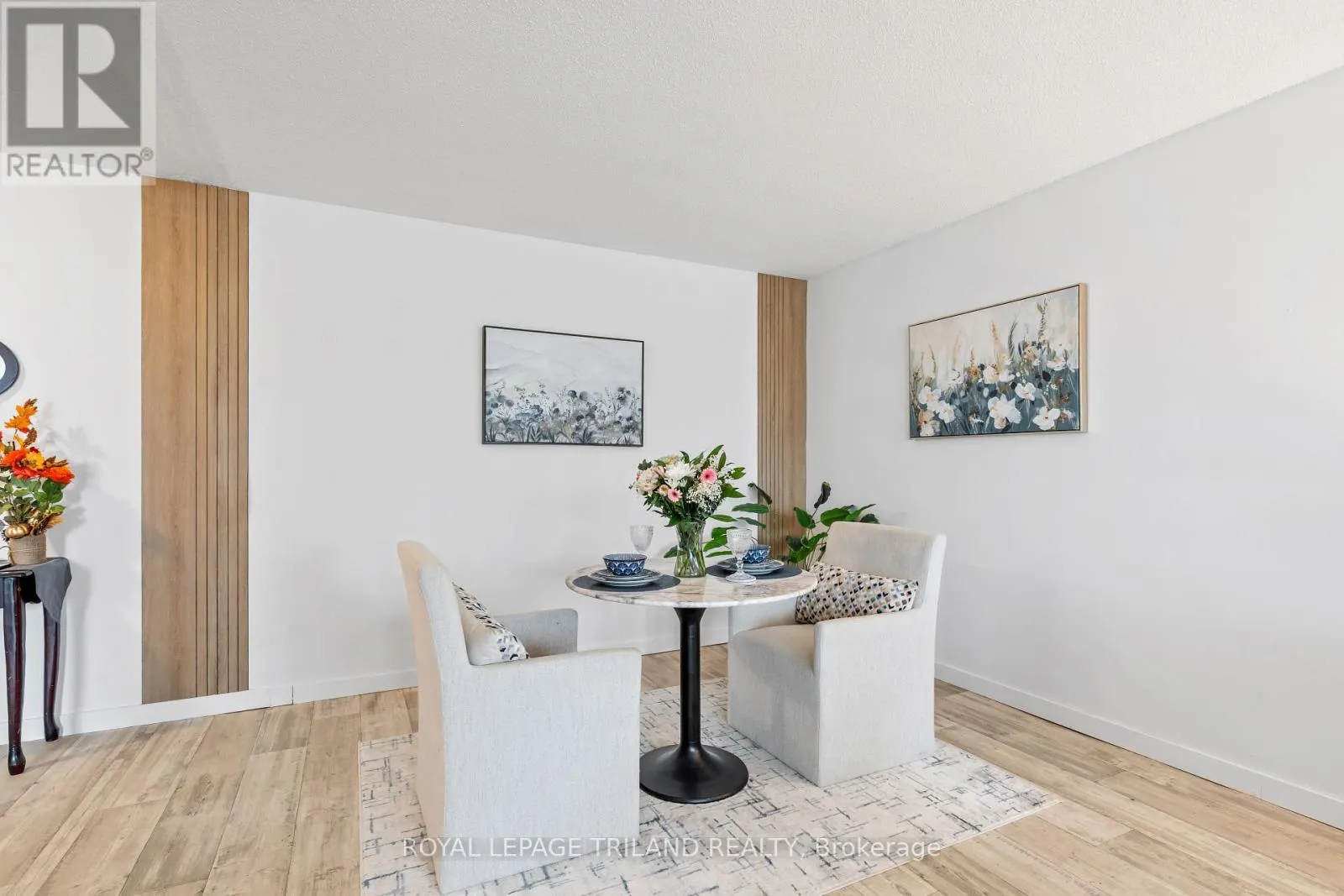 212 - 600 GRENFELL DRIVE, #212
