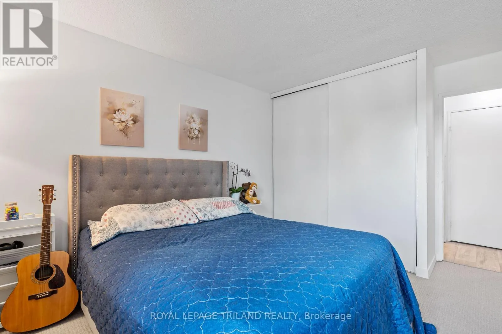 212 - 600 GRENFELL DRIVE, #212
