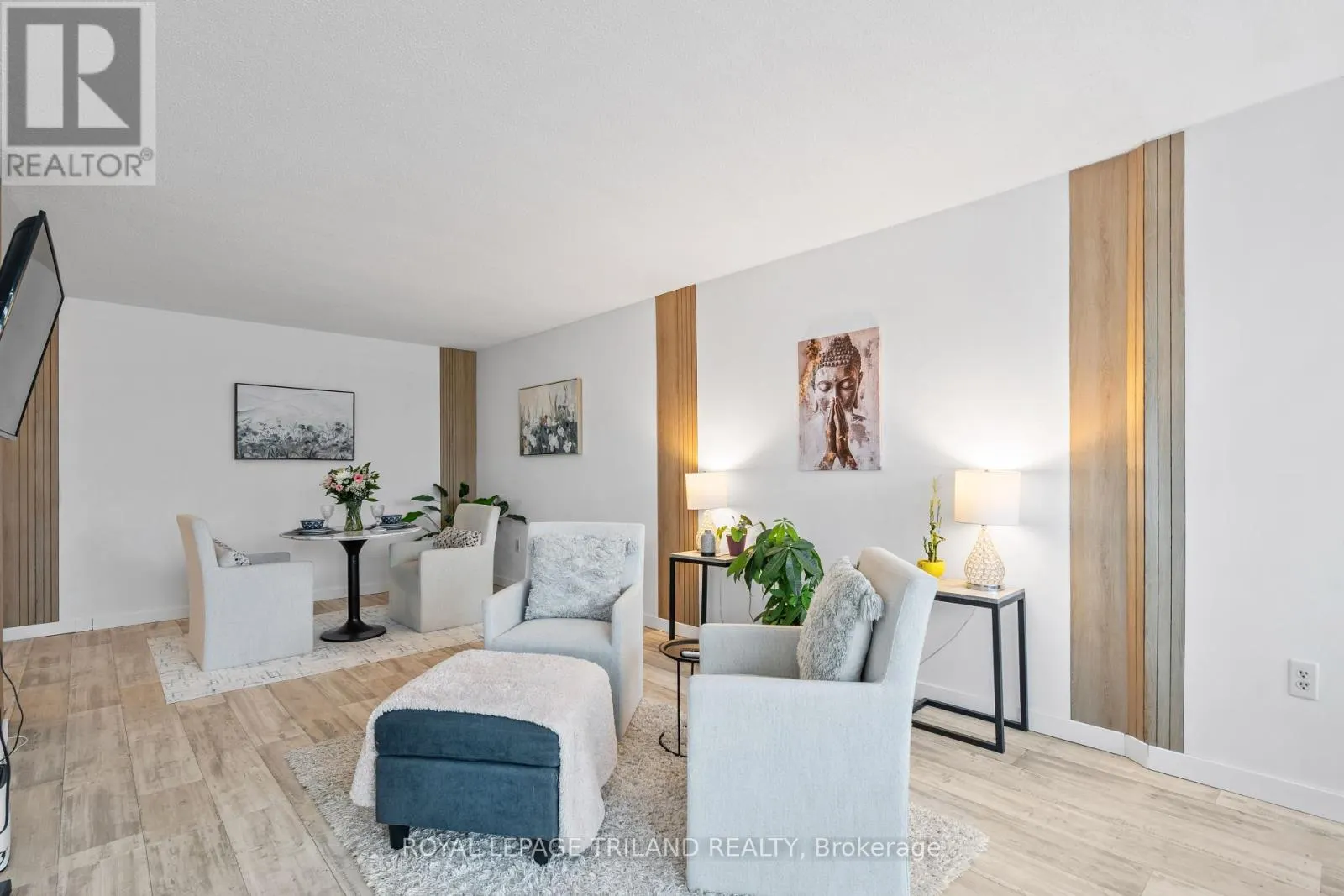 212 - 600 GRENFELL DRIVE, #212
