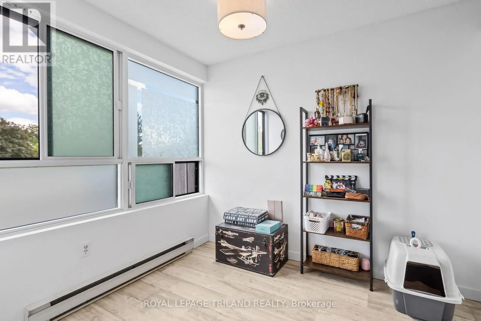 212 - 600 GRENFELL DRIVE, #212