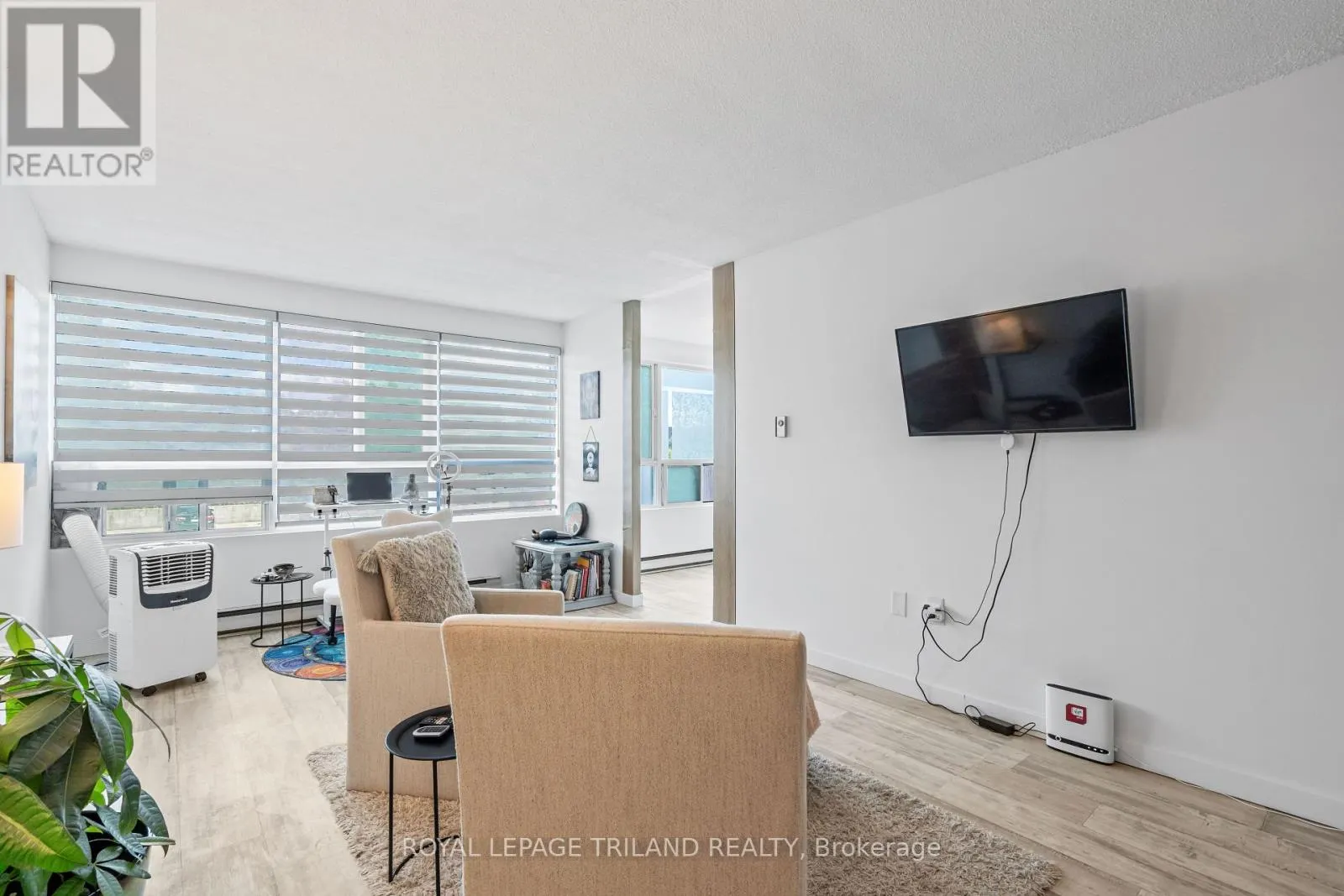 212 - 600 GRENFELL DRIVE, #212