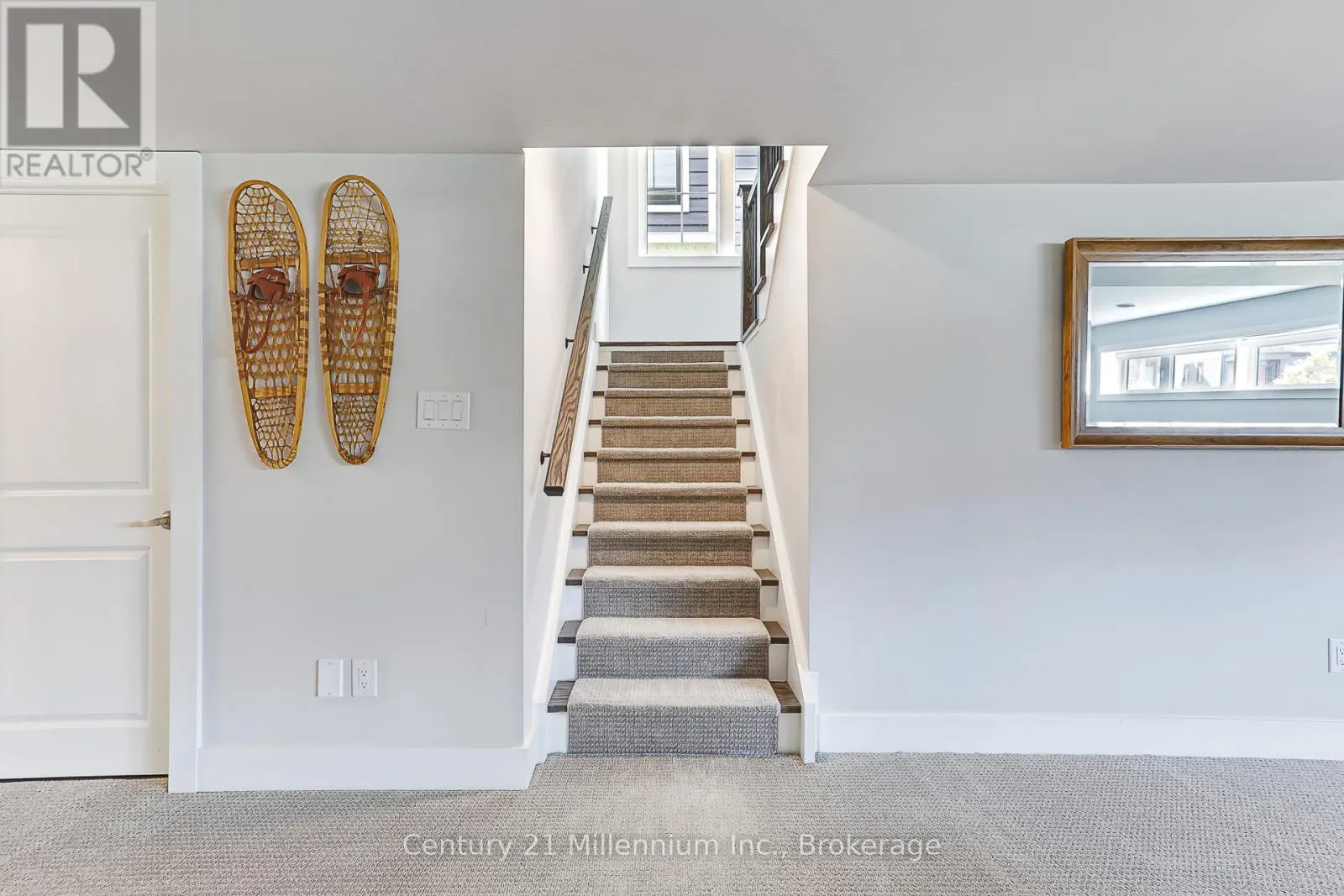 215 COURTLAND STREET