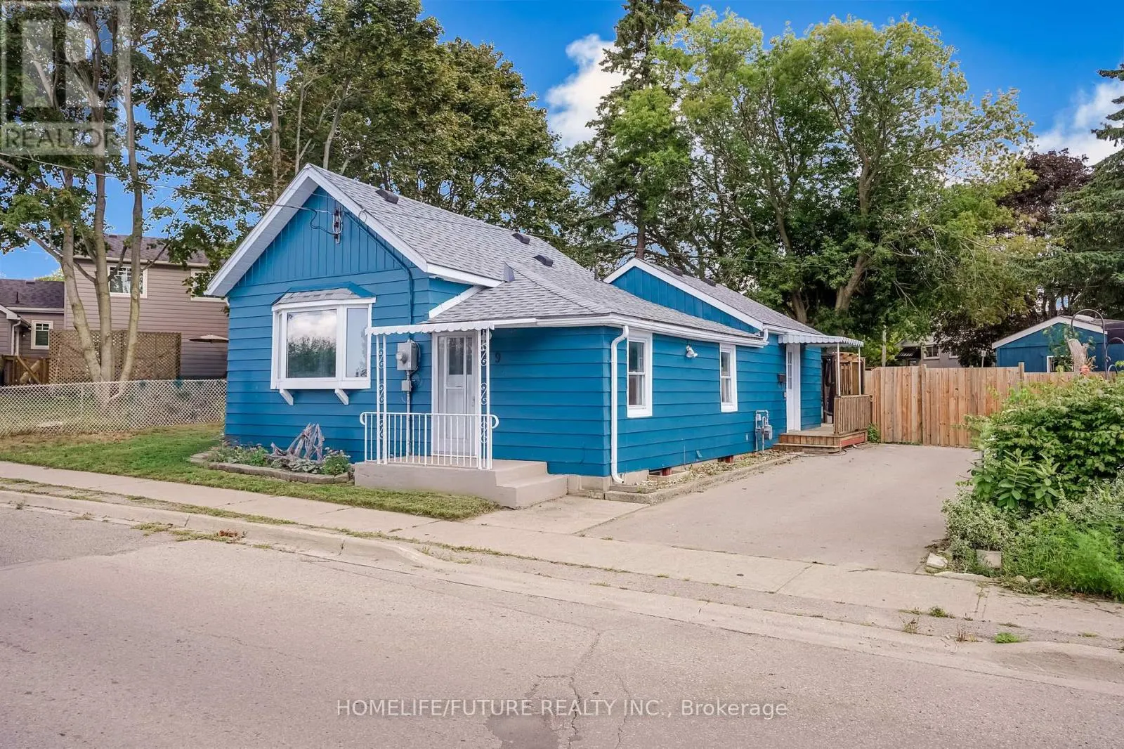 9 TORONTO ROAD