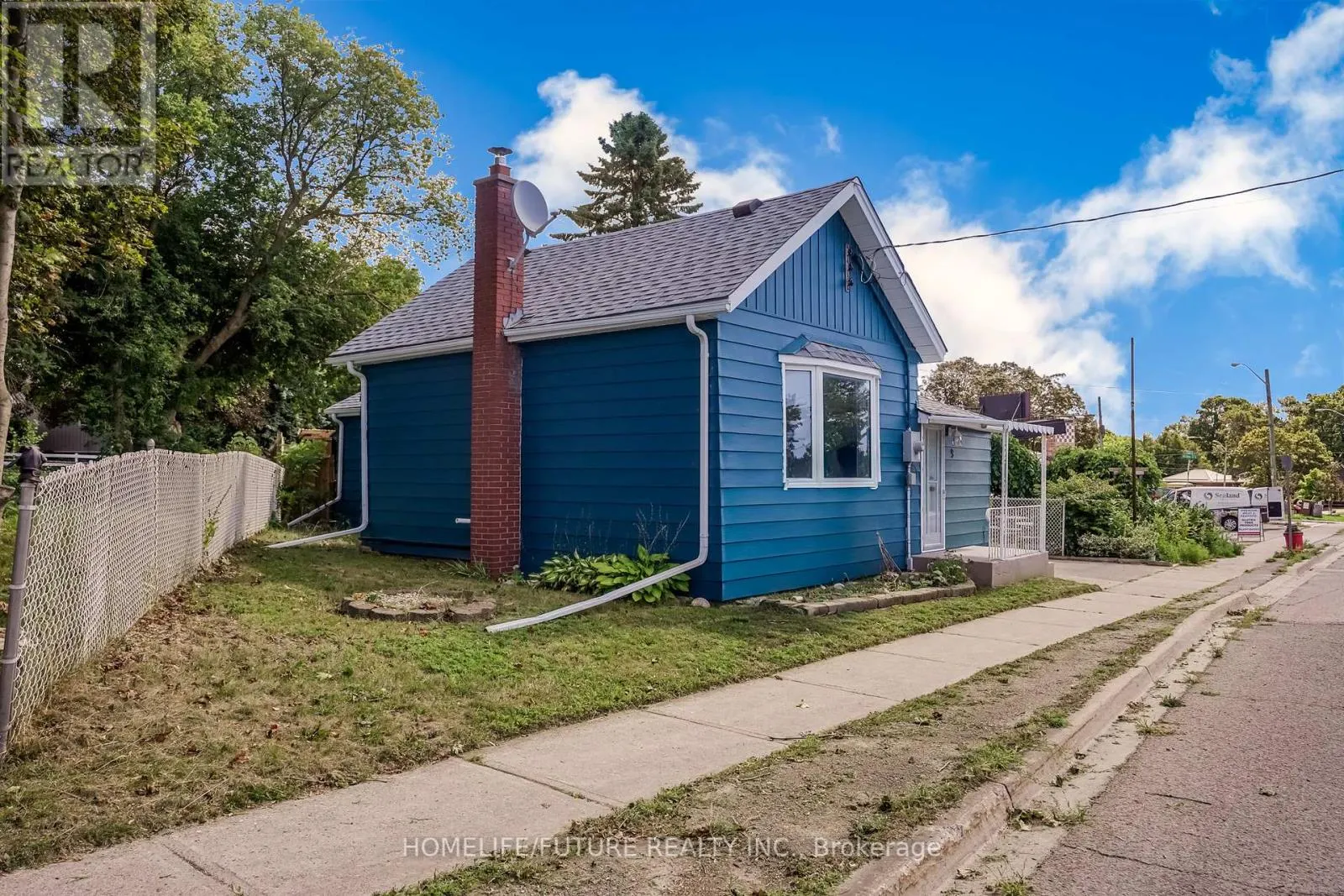 9 TORONTO ROAD