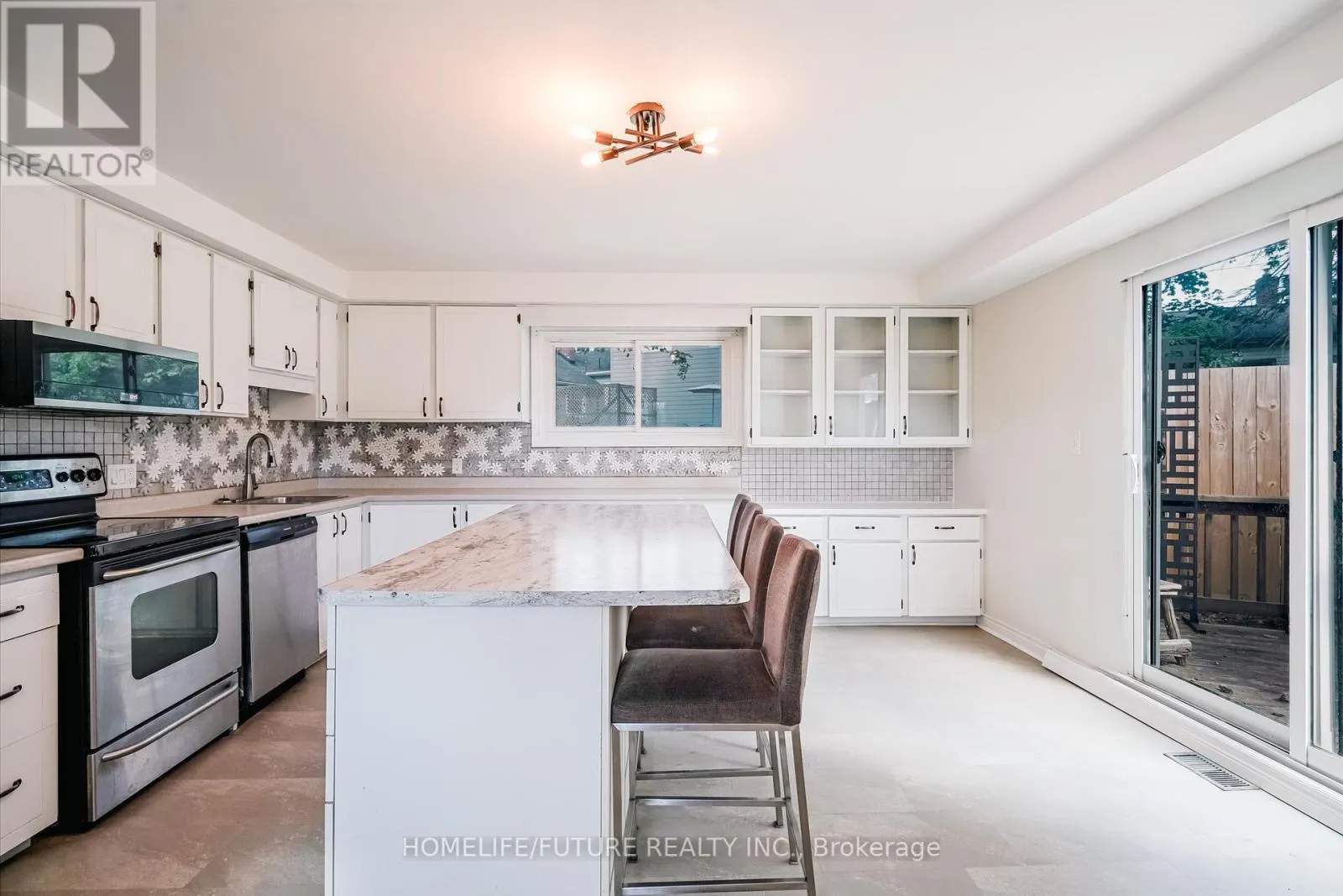 9 TORONTO ROAD