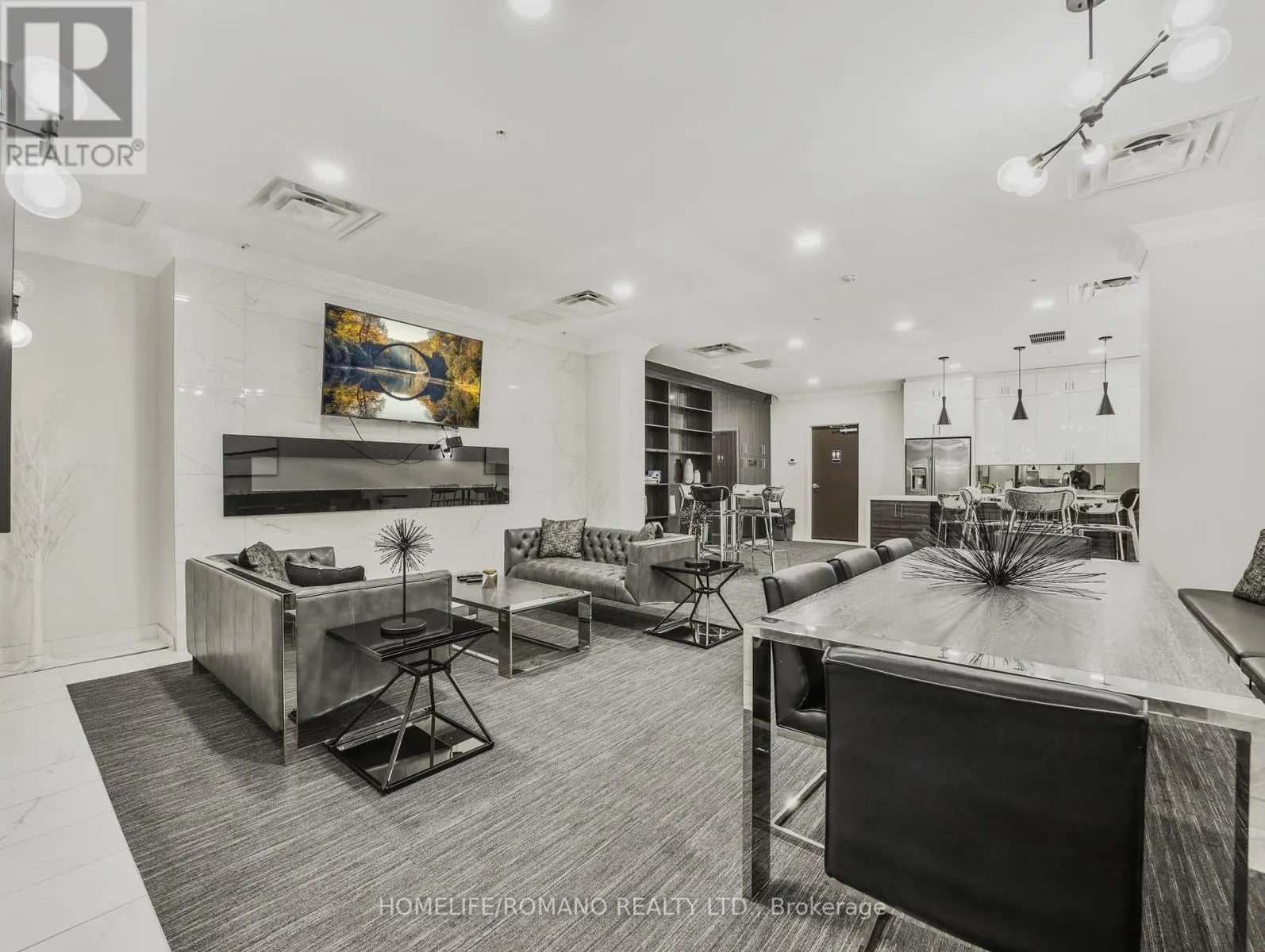 LPH12 - 118 KING STREET E