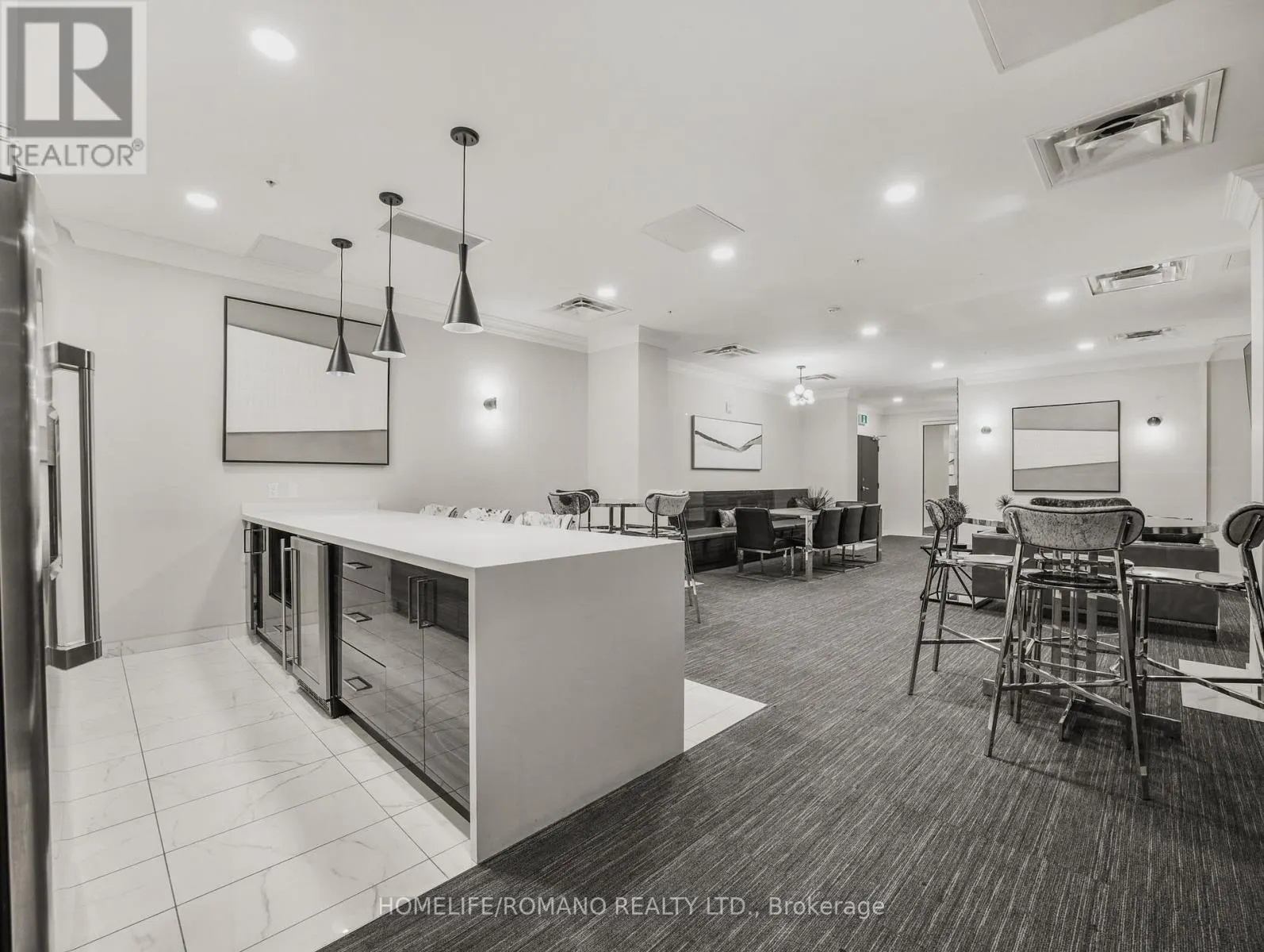 LPH12 - 118 KING STREET E