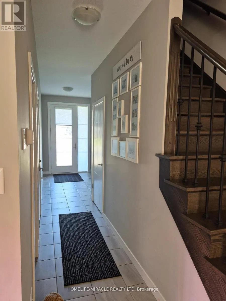 886 ROBERT FERRIE DRIVE