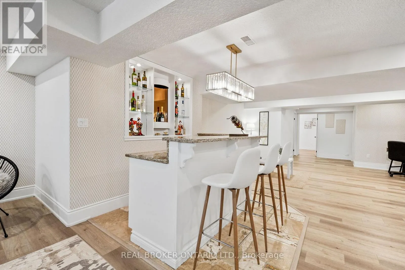 215 BLACK MAPLE COURT