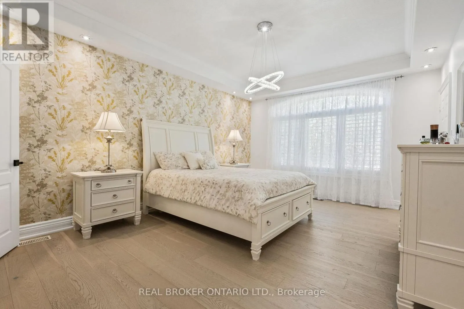 215 BLACK MAPLE COURT