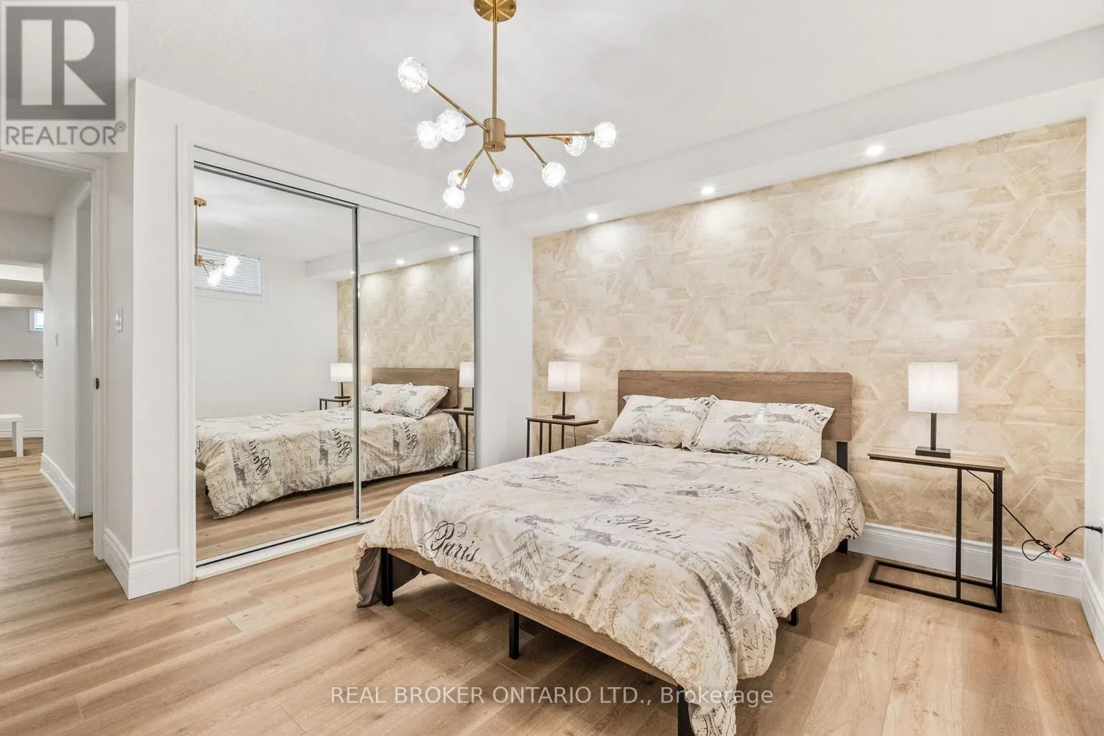 215 BLACK MAPLE COURT