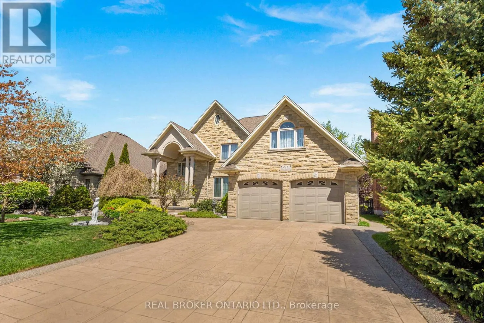 215 BLACK MAPLE COURT