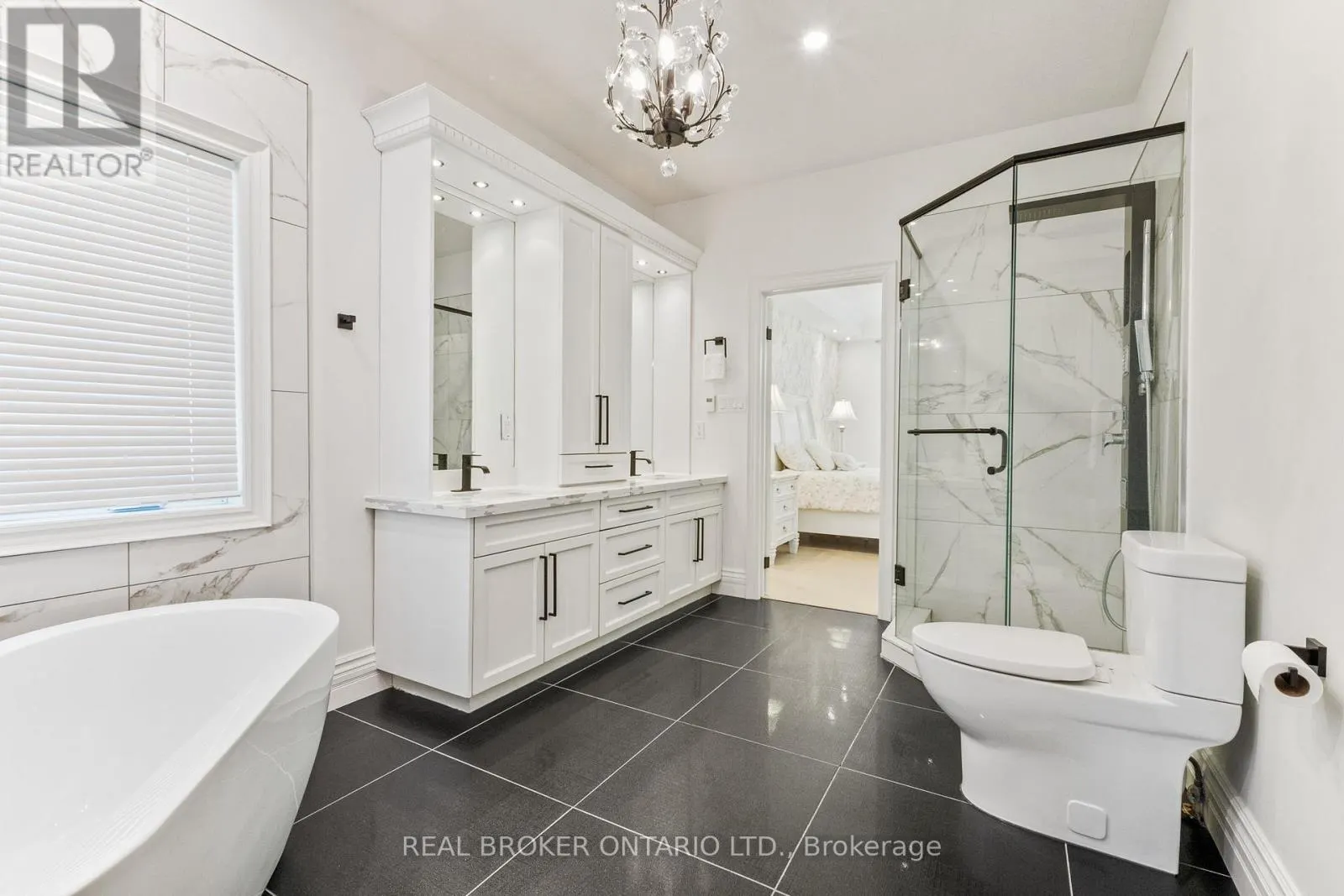 215 BLACK MAPLE COURT