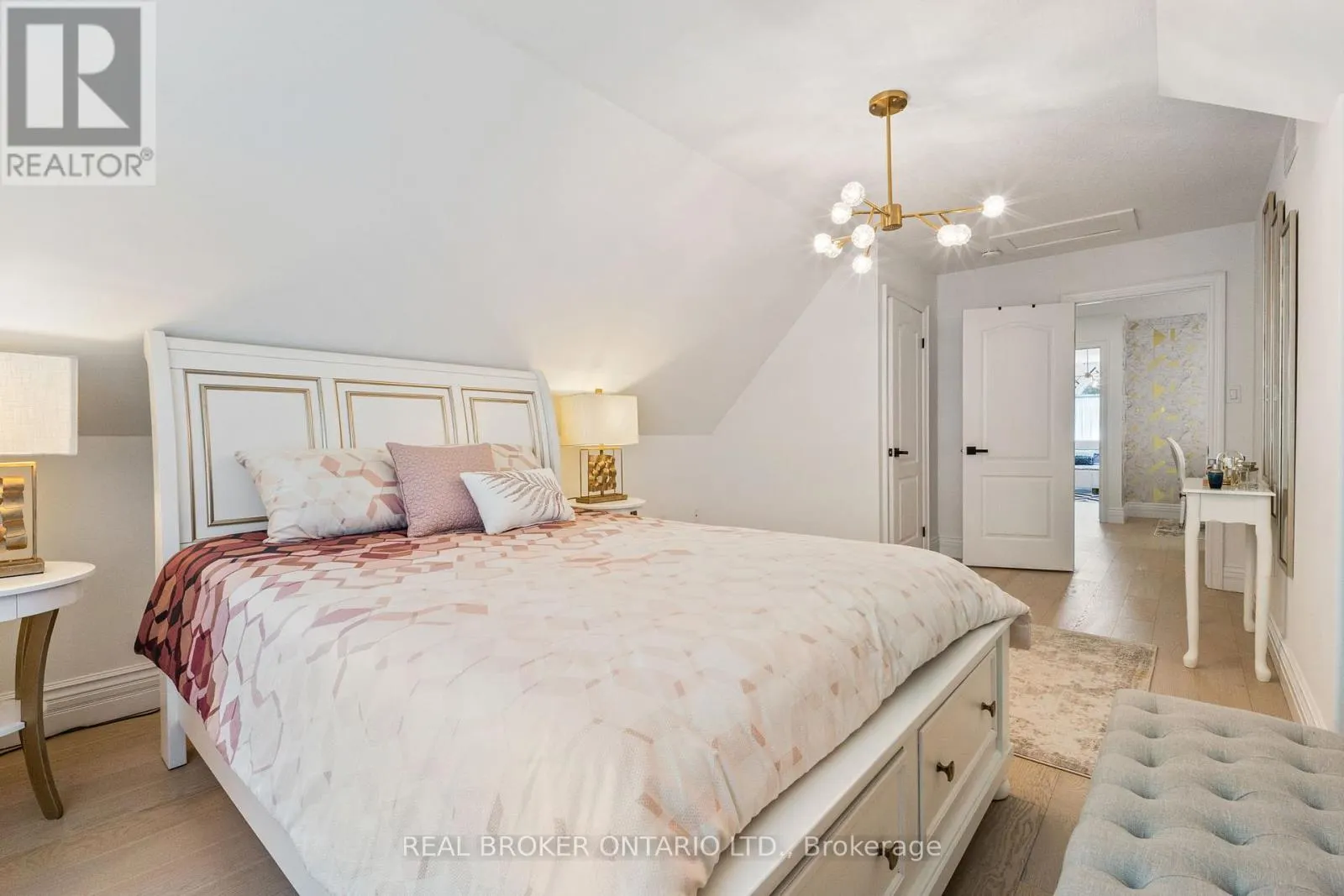 215 BLACK MAPLE COURT