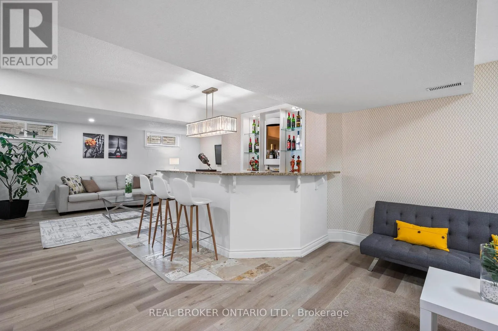 215 BLACK MAPLE COURT