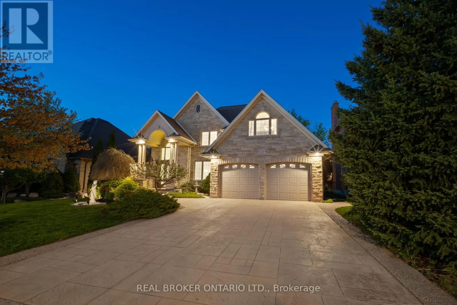 215 BLACK MAPLE COURT
