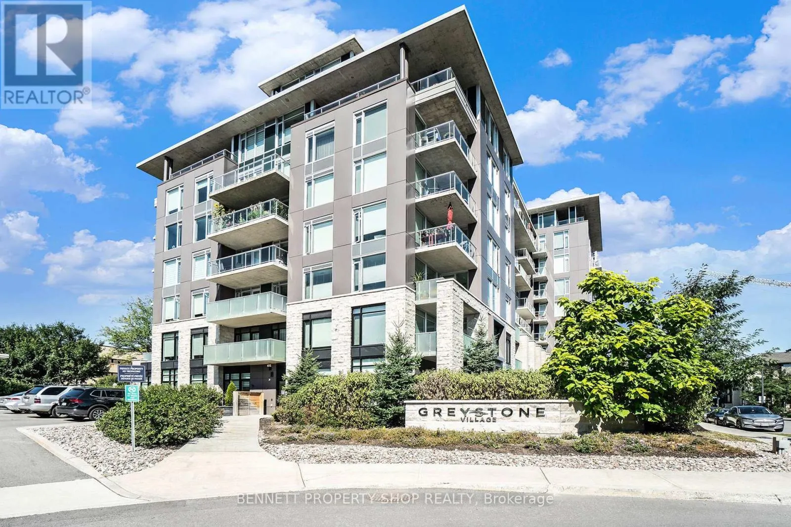 105 - 530 DE MAZENOD AVENUE