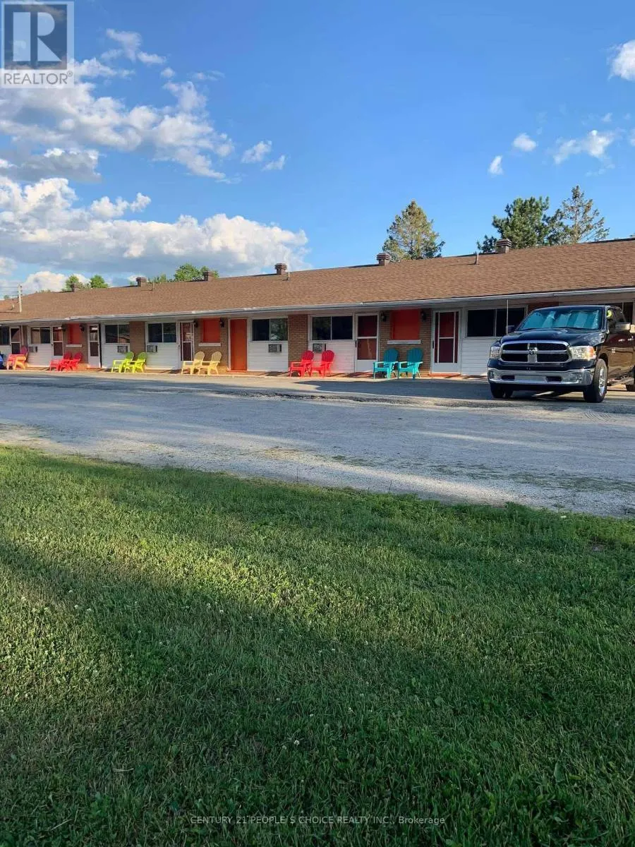 381 HWY 17 HIGHWAY W