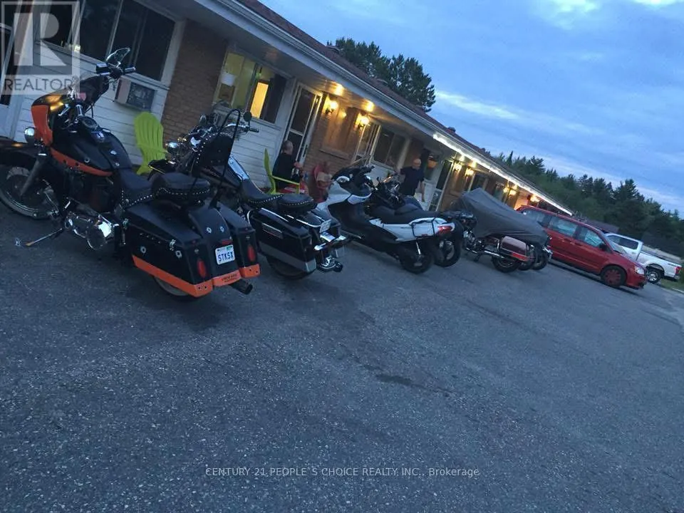 381 HWY 17 HIGHWAY W
