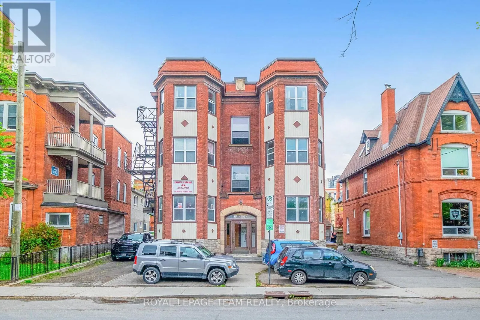 305 WAVERLEY STREET