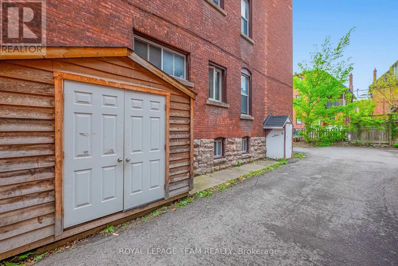 305 WAVERLEY STREET