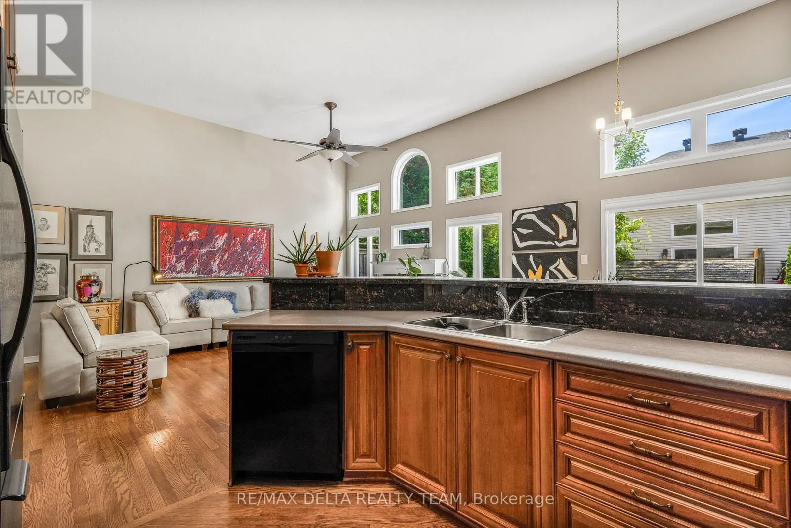 116 GLADEVIEW PRIVATE