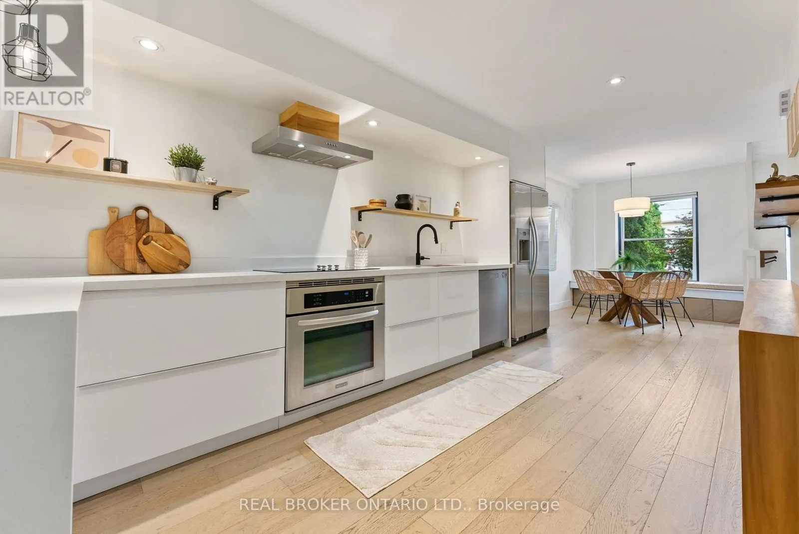 2 - 23 MACAULAY STREET W