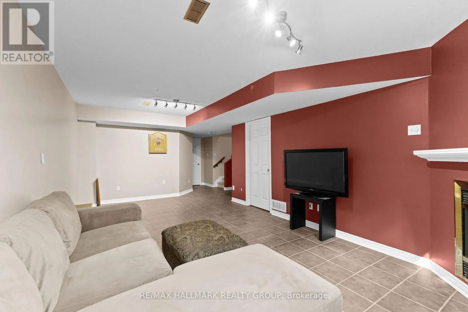 2213 BROCKSTONE CRESCENT