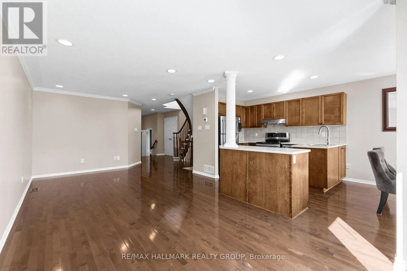 2213 BROCKSTONE CRESCENT