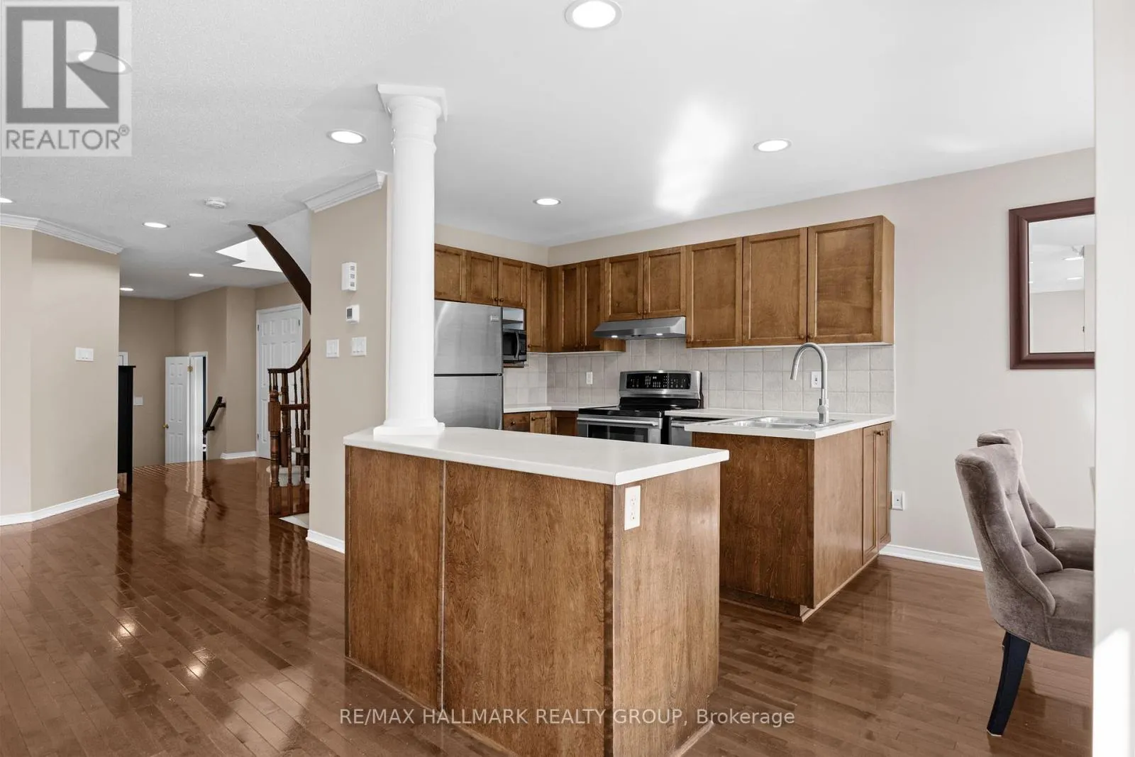 2213 BROCKSTONE CRESCENT